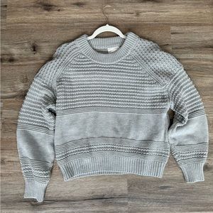 Universal Thread Gray cropped textured sweater